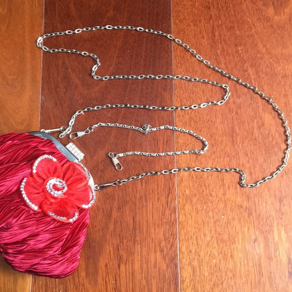 Pleated satin purse with rhinestone embellishments - Picture 3 of 6